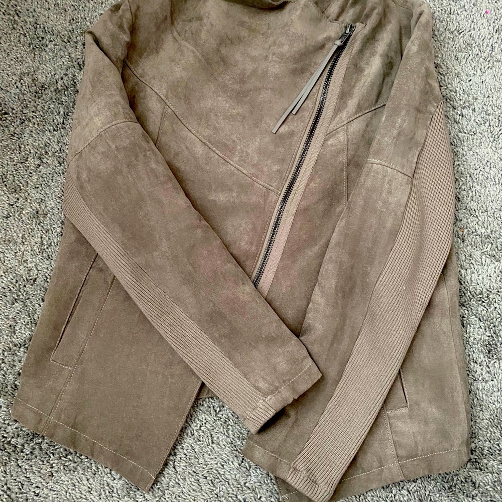 Light Jacket - Picture 3 of 4